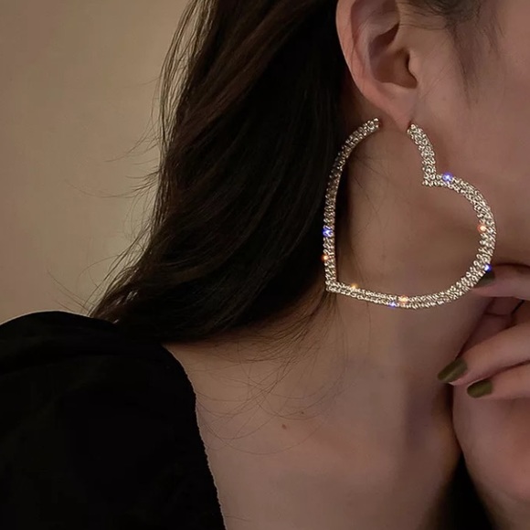 Jewelry - NEW 18k gold plated earrings